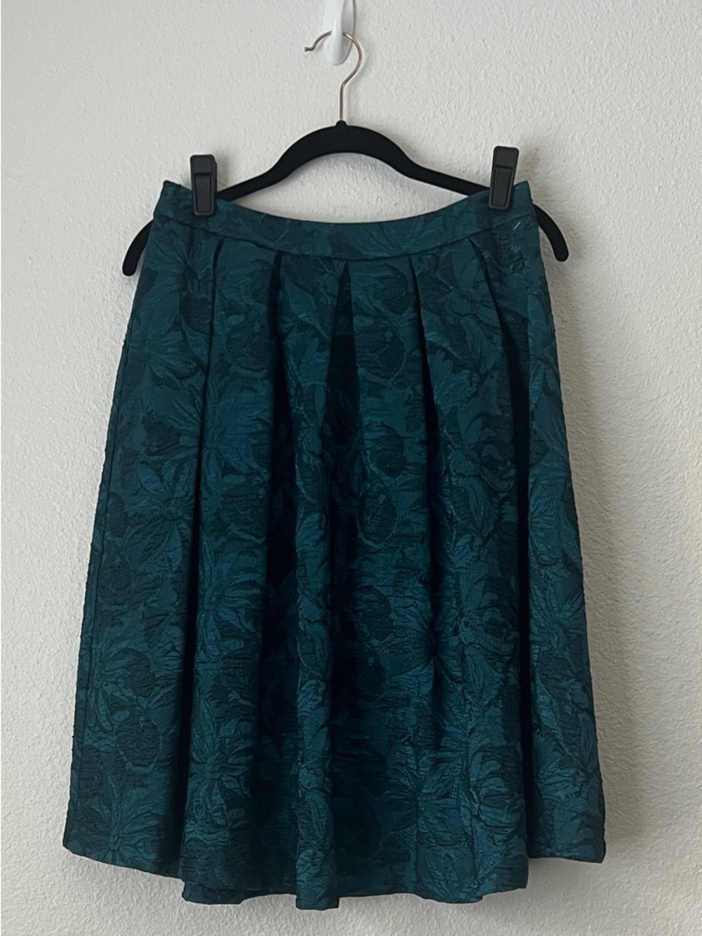 Astr Dark Teal Floral Jacquard Circle Skirt with Structured Pleats Size L NWT